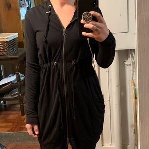 Price drop!!♥️ A Pea in the Pod maternity